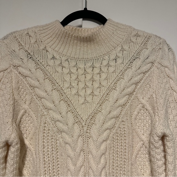 Abercrombie & Fitch Cream Cable Knit Mock Neck Sweater Size Small - Picture 3 of 8